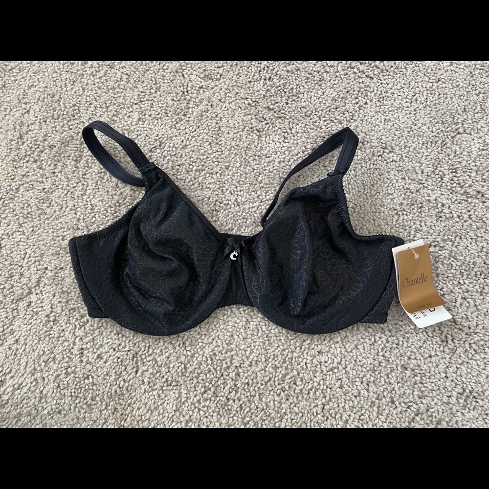 Black Chantelle Minimizer Bra